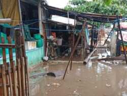 Rumah Warga di Sangkarrang Makassar Terendam Banjir ROB