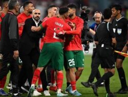 Kesal Merasa Dicurangi Wasit, Hakimi Serang Presiden FIFA