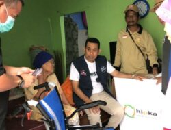Legislator Salurkan Bantuan Kursi Roda ke Penyandang Disabilitas