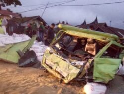 Kecelakaan Beruntun di Jalan Lintas Padang-Bukittinggi, Tiga Orang Tewas