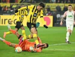 LIGA JERMAN – Tundukkan Augsburg 4-3, Dortmund Naik Satu Strip ke Posisi Enam Klasemen