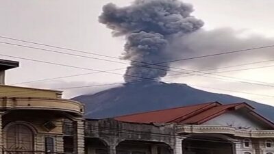 Semburan Gunung Kerinci Capai 1.200 Meter