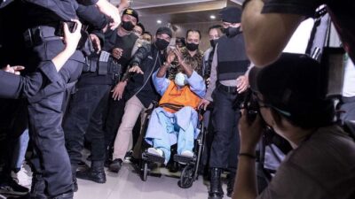 KPK Perpanjang Masa Penahanan Lukas Enembe