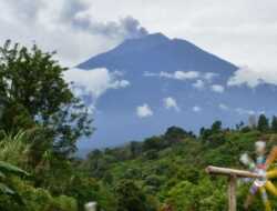 Erupsi, Ketinggian Abu Vulkanis Gunung Kerinci Mencapai 600 Meter