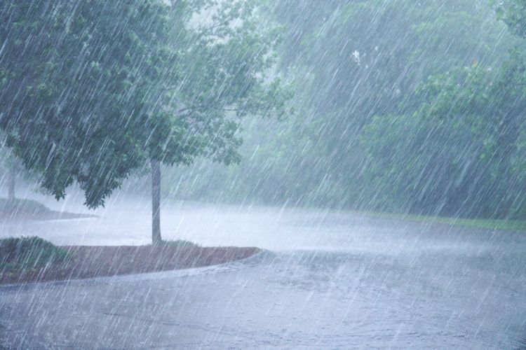 BMKG Imbau Waspada Cuaca Ekstrem dan Banjir Rob di Sejumlah Wilayah pada Jumat