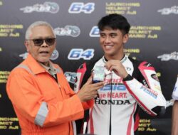 MGPA Berikan Access Card Untuk Pembalap Indonesia Mario Aji