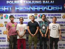 Polres Tanjungbalai menangkap tiga pengedar narkoba jenis sabu dan ganja