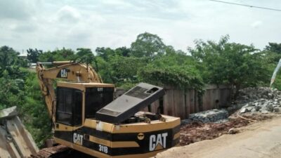 Jalan Amblas di CBL Desa Muktiwari Cibitung Bekasi Diperbaiki