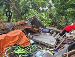 Warung Makan dan Bengkel di Situbondo Ambruk, Satu Orang Tewas