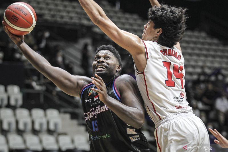 BOLA BASKET - Indonesia Patriots Menang Dramatis 87-70 atas Hangtuah