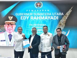 Gubernur Sumut Terima Penghargaan Pena Emas dari PWI Pusat