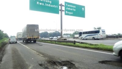 Ruas Tol Japek Arah Jakarta Sudah Diberlakukan Contraflow Jumat Malam