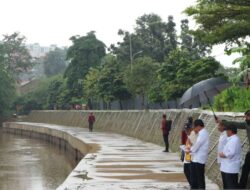 Pj Gubernur DKI Minta Lurah Bantu Proses Administrasi Pembebasan Lahan Sungai Ciliwung
