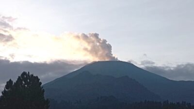 Jarak Bahaya Gunung Slamet Diperluas