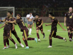 Laga Keras dan Banjir Kartu Merah, PSM Makassar Menang Tipis dari Arema