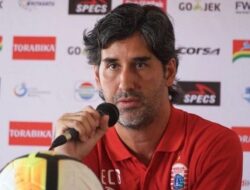 Pelatih Bali United Akui Nantikan Kejelasan Regulasi Tentang Pemain Asing
