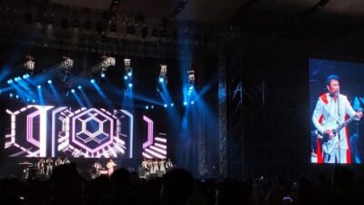 Penampilan Rhoma Irama di Konser Deep Purple Membuat Penonton Terkejut