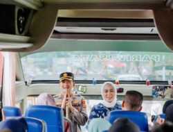 Polres Karawang Berangkatkan 500 Warga yang Hendak Mudik