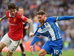 PIALA FA — Menang Adu Penalti Lawan Brighton, MU Tantang Man City di Final