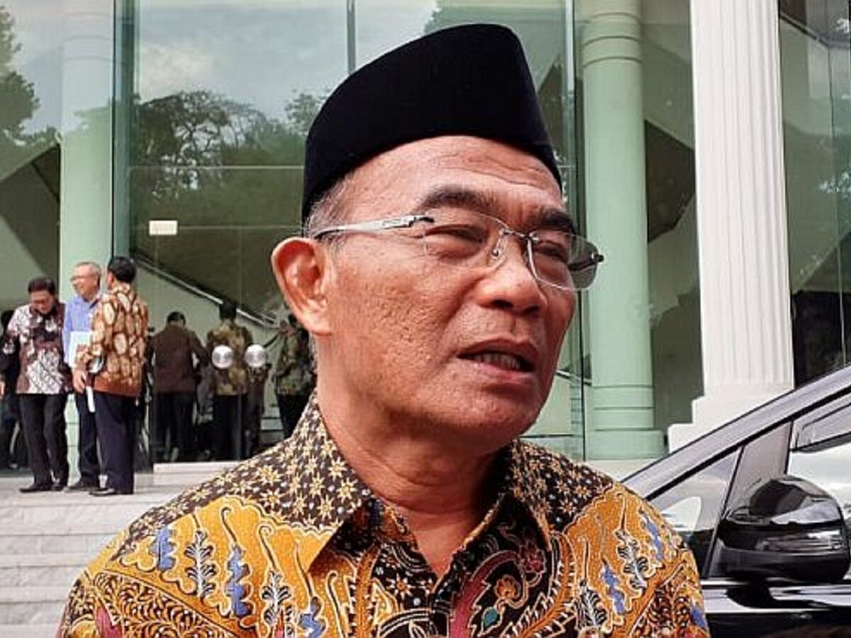 Muhadjir Minta Masyarakat Tak Buru-Buru Balik ke Jakarta