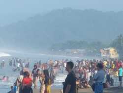 Objek Wisata di Pantai Selatan Sukabumi Masih Dipadati Wisatawan dari Jabodetabek