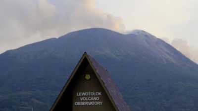 Radius Aktivitas di Gunung Ile Lewotolok Diperluas