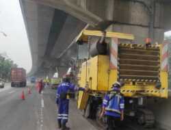 Pengguna Jalan Tol Jakarta-Cikampek Dimintas Waspada karena Ada Perbaikan