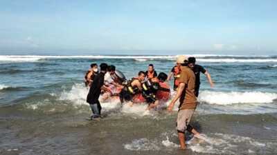 Lima Warga Sumsel Tenggelam di Pantai Panjang, Dua Korban Masih Dicari