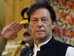 Pemerintah Pakistan Larang Partai yang Didirikan Imran Khan
