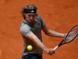 TENIS — Kalahkan Zverev 6-1, 6-2, Alcaraz ke Perempat Final Madrid Open