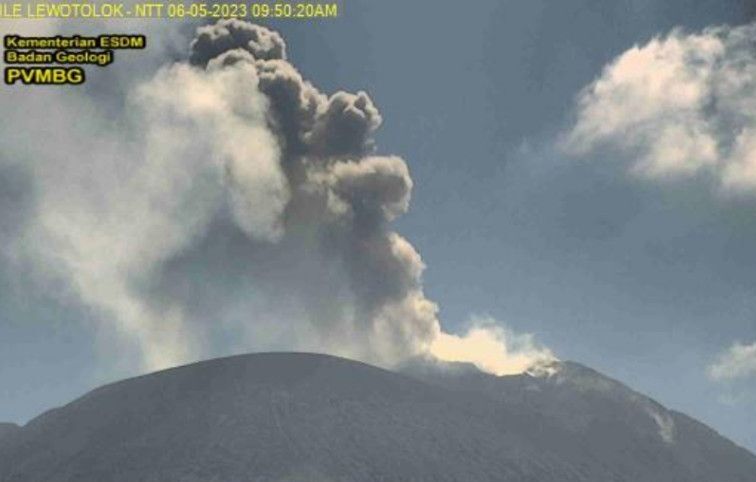 Gunung Ili Lewotolok