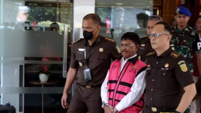 Johnny Plate Resmi Dipecat dari Jabatan Menkominfo, Jokowi Tunjuk Mahfud MD Jadi Plt