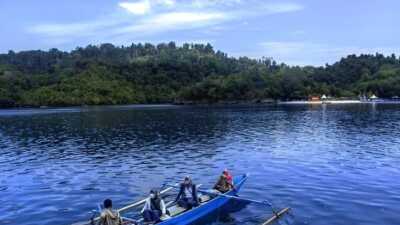 Tenaga Lokal, Bawah Laut