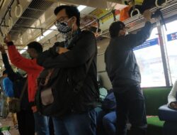 Penumpang KRL Masih Wajibkan Penumpang Gunakan Masker