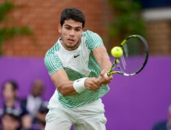 TENIS — Menang Meyakinkan Atas Petenis Spanyol, Alcaraz Melenggang ke Semifinal Rotterdam Open