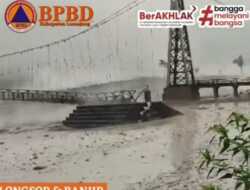 Lahar Dingin Gunung Semeru Putuskan Beberapa Jembatan
