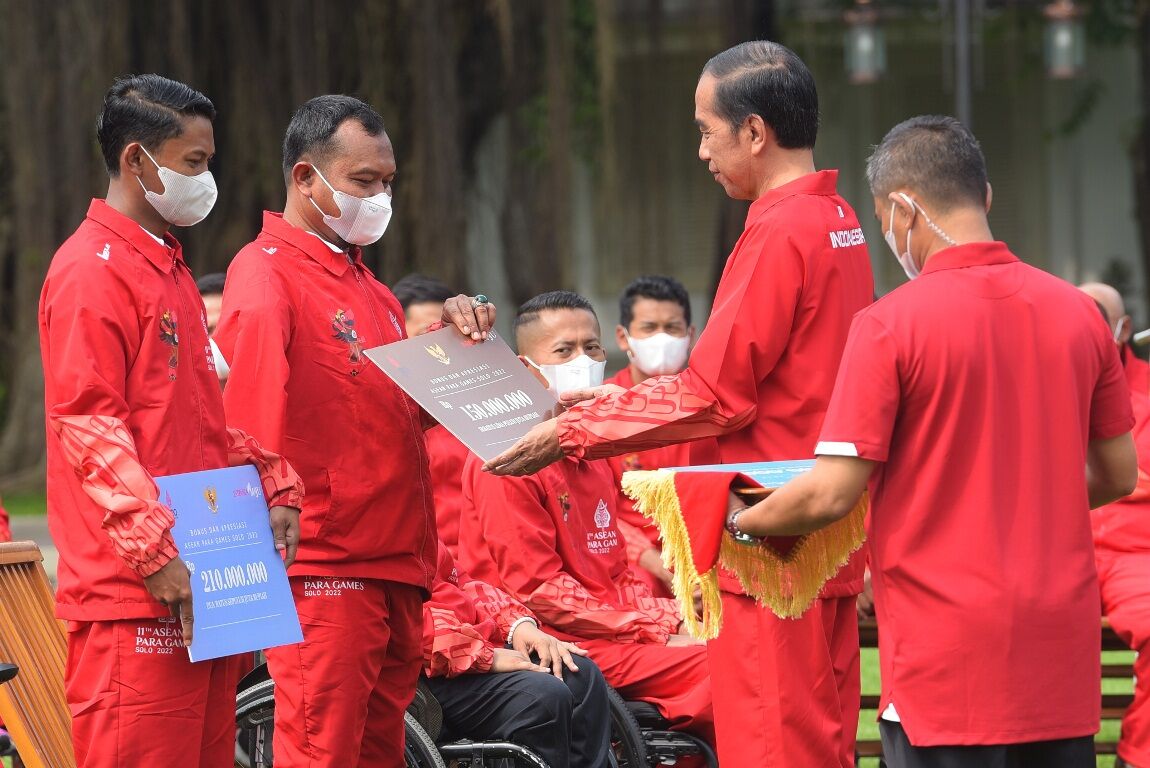 Serahkan Bonus ASEAN Para Games, Ini Pesan Presiden kepada Atlet