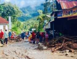 BPBD Nagan Raya Turunkan Alat Berat Bersihkan Lingkungan yang Diterjang Banjir Bandang