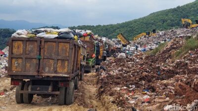 Menteri Lingkungan Hidup Tegaskan Komitmen Pemerintah Tangani Sampah Jakarta