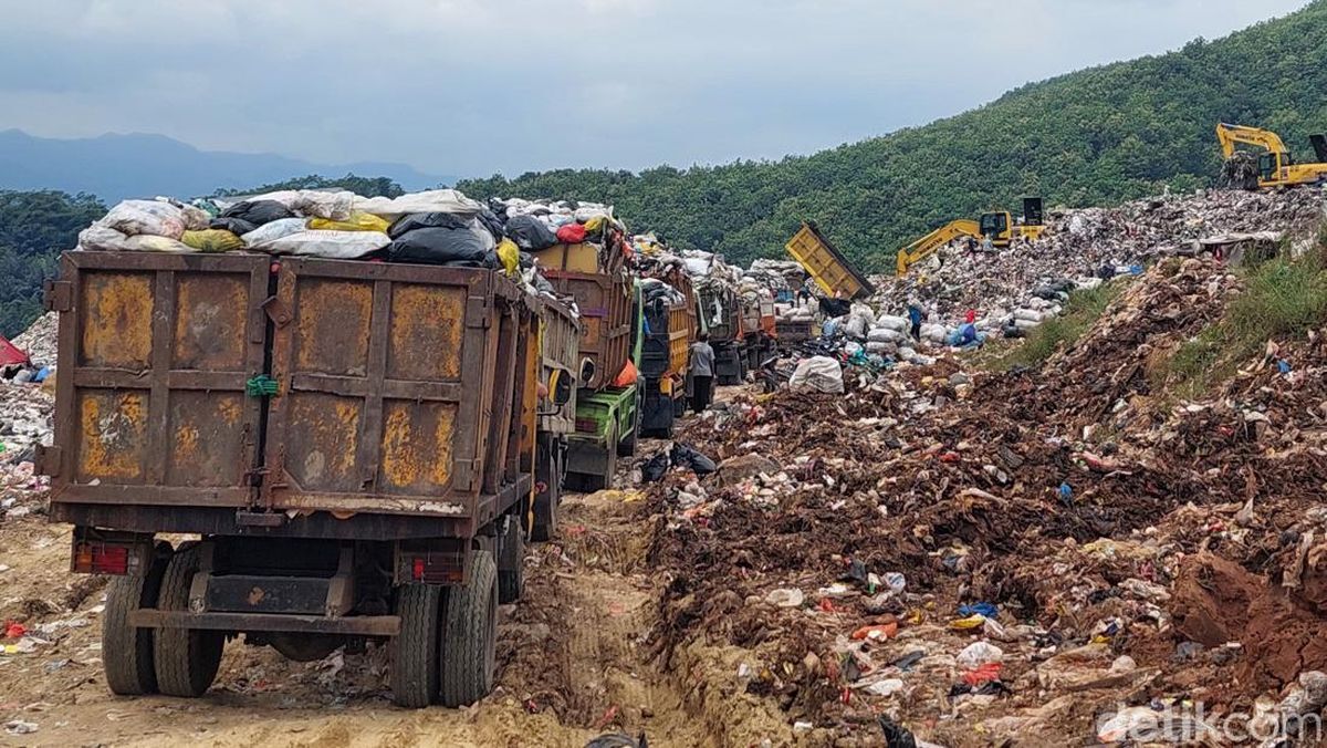 DLH DKI Minta Pengusaha Angkutan Sampah Bisa Mengelola