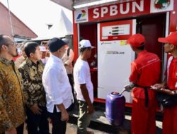 Bantu Sejahterakan Nelayan, Menkop Resmikan SPBUN di Pekalongan