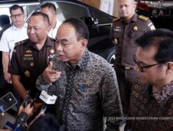 Harus Libatkan Semua Kementerian, Menkominfo: Judol dan Pinjol “Saudara Kandung, Sikat Dua-duanya”