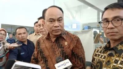 Menkominfo uang