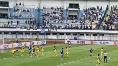 LIGA 1 INDONESIA — Persib Kembali harus Puas Hasil Imbang 1-1 Kontra Barito di Kandang