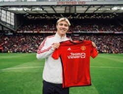 LIGA INGGRIS — Sepakat Kontrak Rp1,23 Triliun, MU Resmi Perkenalkan Rasmus Hojlund sebagai Pemain Baru
