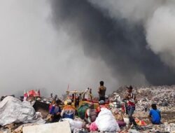 Proses Pemadaman Api di TPST Sarimukti Bandung Barat Dilanjutkan, Kali Ini Gunakan Water Bombing