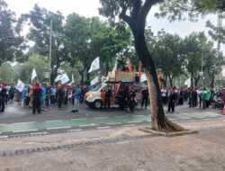 Sebanyak 121 Personel Satpol PP Dikerahkan Amankan Demo Buruh