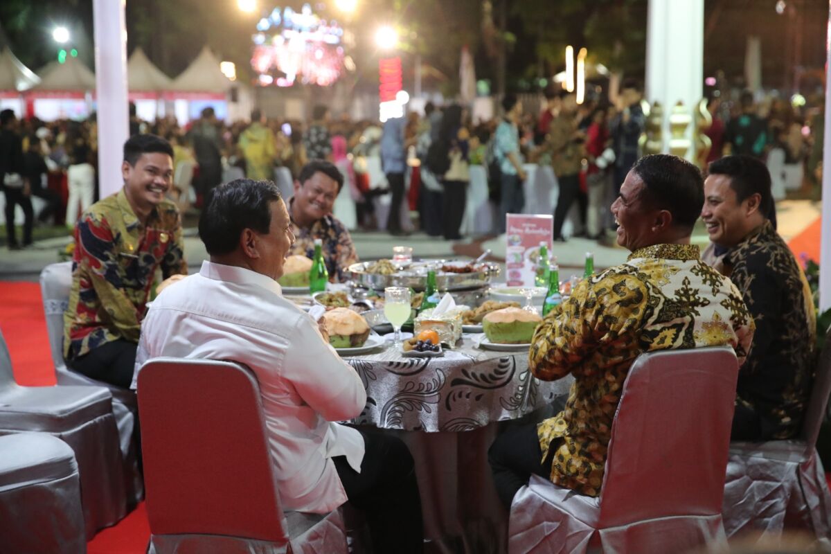Prabowo Hadiri Gala Dinner Bersama 2.266 Kepala Desa di Makassar