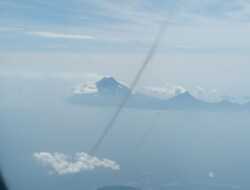 Tiga Gunung Api di Sulawesi Utara Berstatus Waspada
