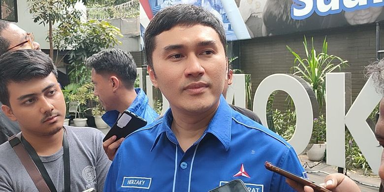 ikut nambah demokrat nama kim